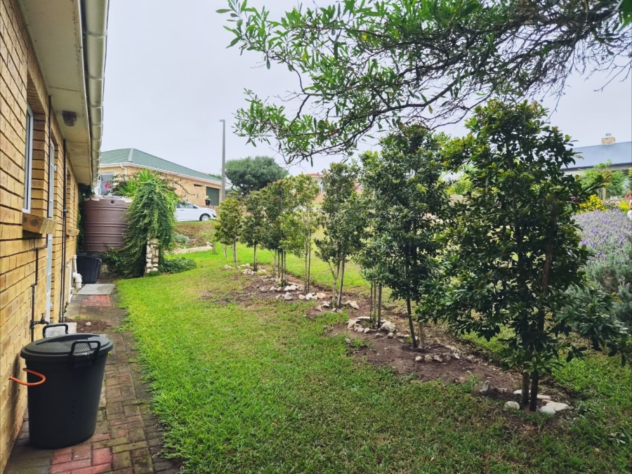 3 Bedroom Property for Sale in Stilbaai Wes Western Cape